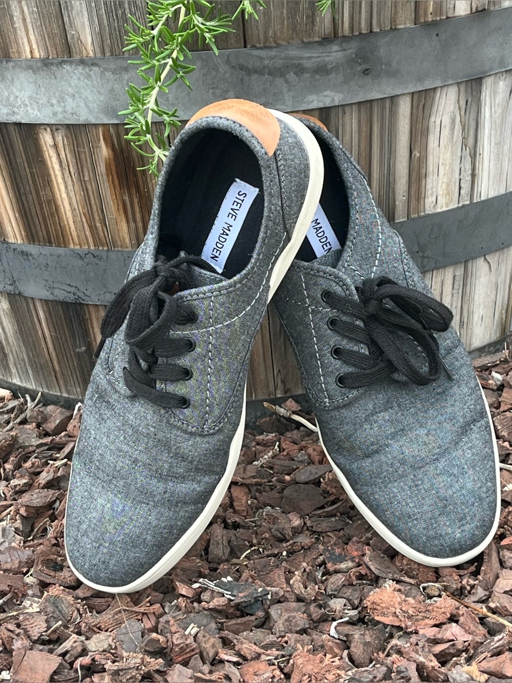 Steve Madden Mens Fenta Sneakers Tailored Fabric Lace Up Grey Low Profile M11